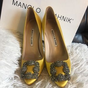 Manolo Blahnik Hangisi Satin 115mm Pump Yellow 35